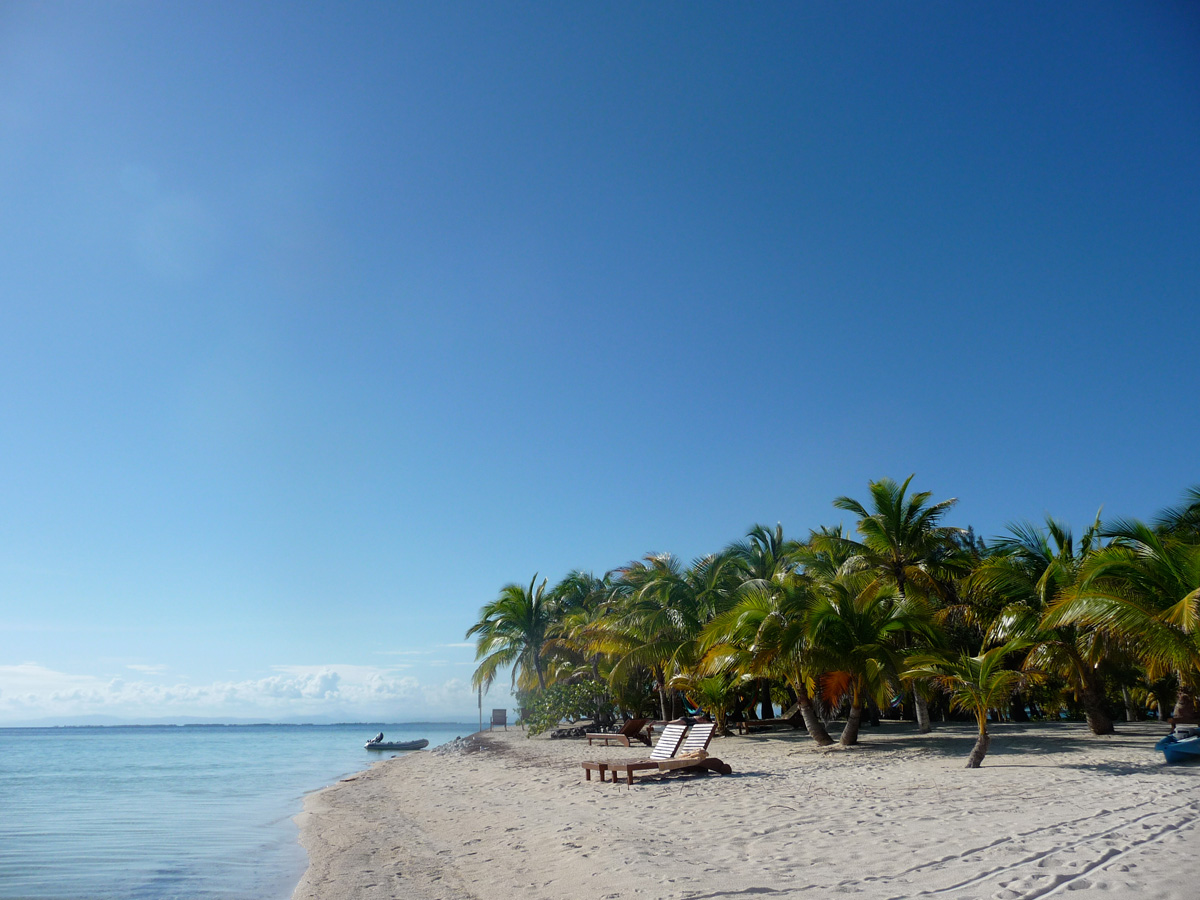 White Sand Islands Belize Sailing Vacations