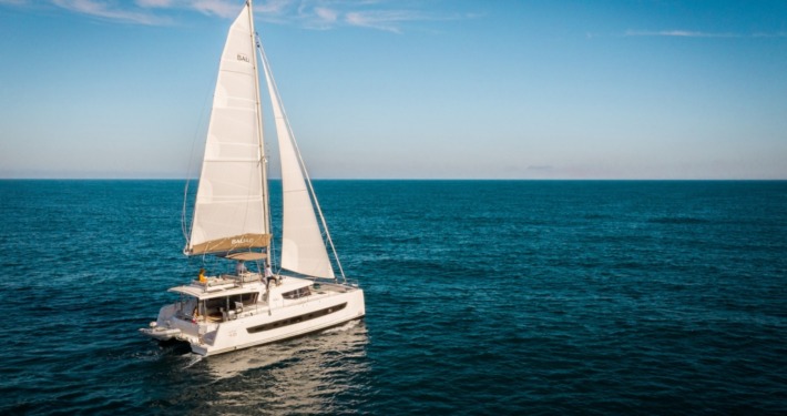 Luxury Yacht Vacation Rates - Belize Sailing Vacations